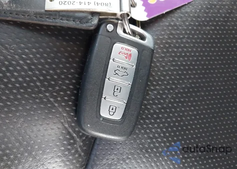 2013 Hyundai Sonata Limited z USA, uszkodzony, nr VIN 5NPEC4AC6DH577671